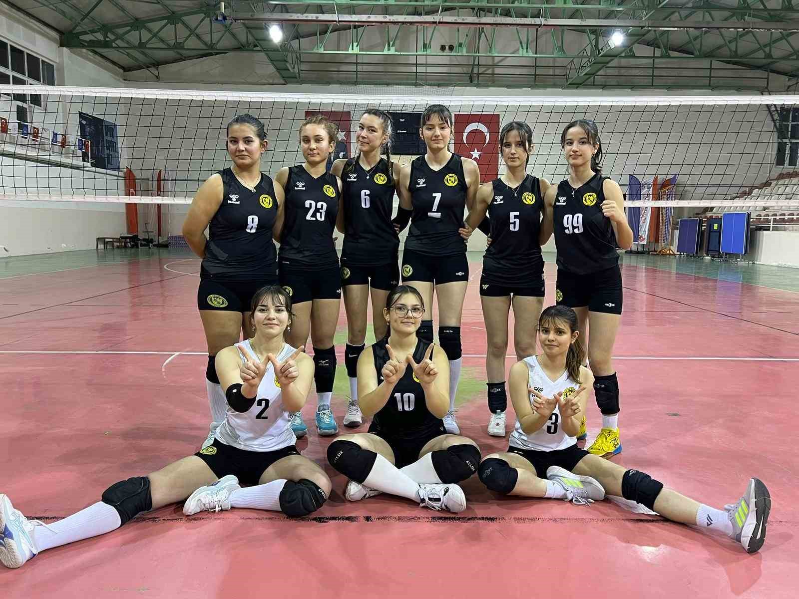 Söğütspor Kadın Voleybol Takımı Bölgesel Ligde mücadele edecek