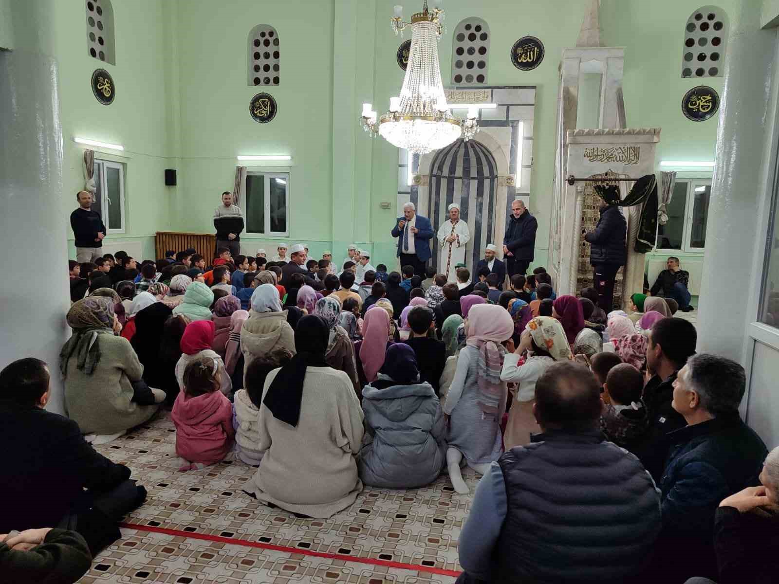 Şuhutta Camiler Çiçek Açtı