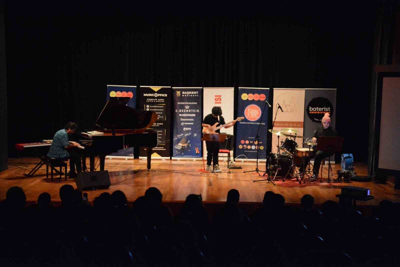 5. Uluslararası Piyano Günleri Evrim Demirel Trio caz akşamı dinleyicilerle buluştu