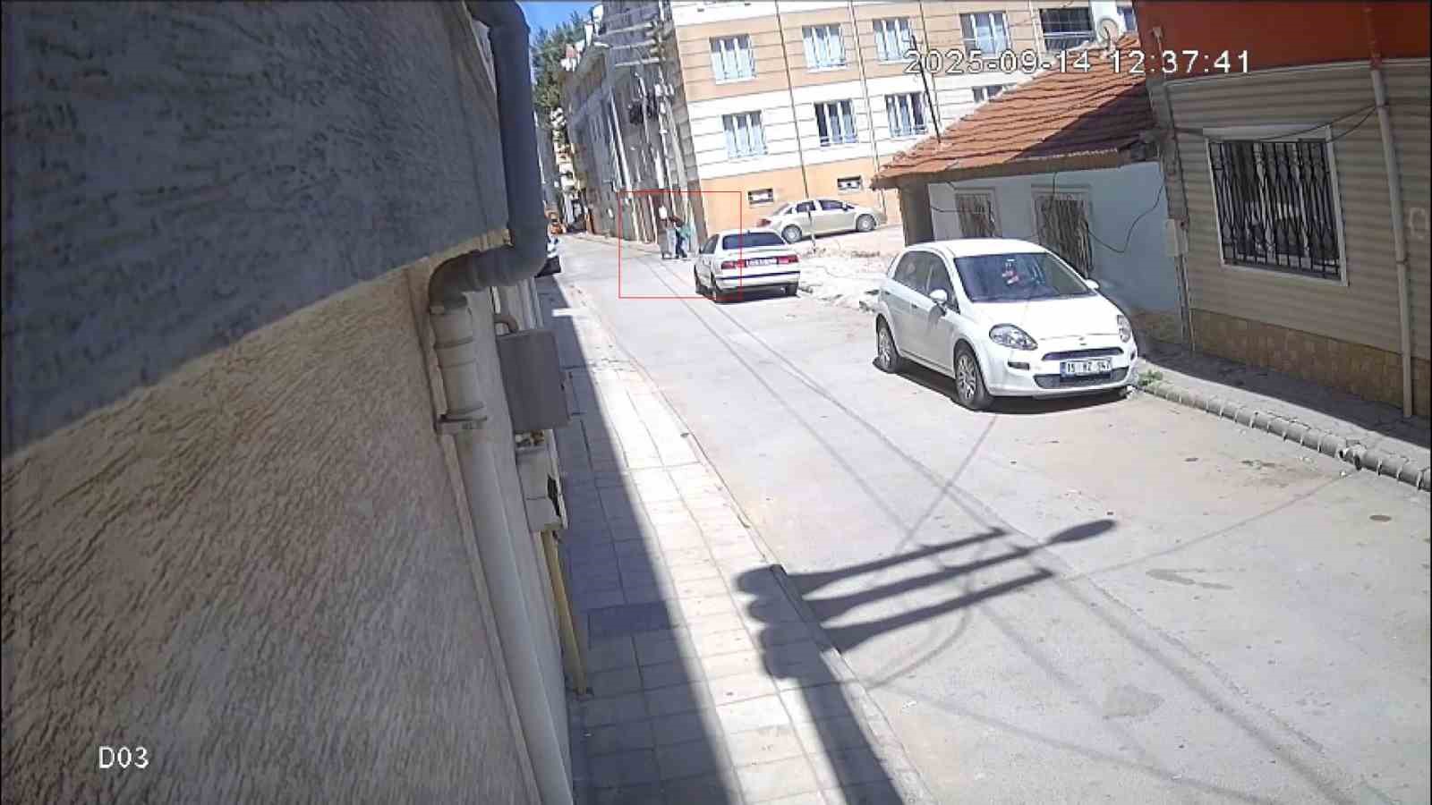 6 yaşındaki çocuk altın dolu kutuyu sokağa attı, bulan kadın kayıplara karıştı