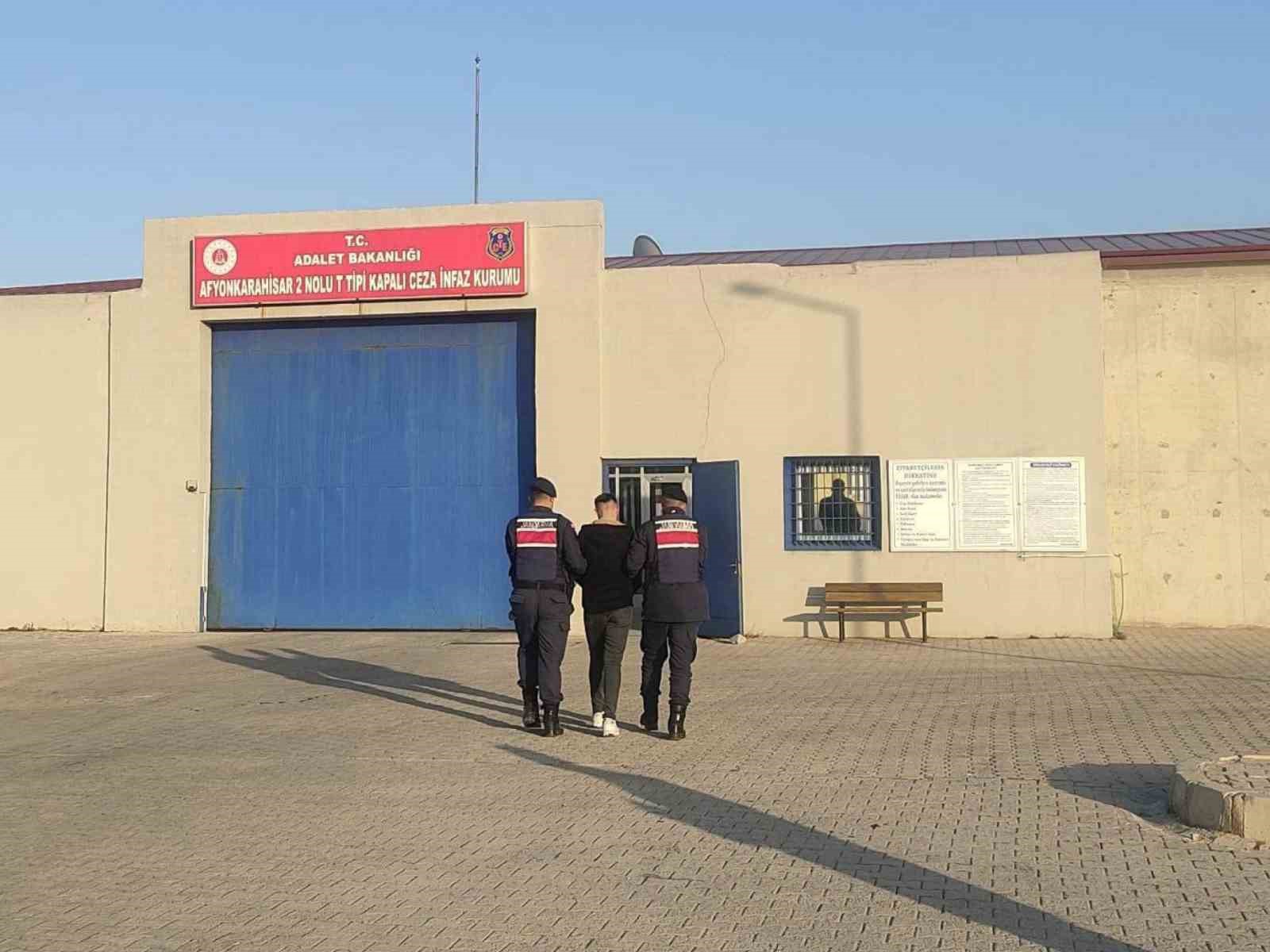 7 yıl 8 ay hapis cezasıyla aranan şahsı jandarma yakaladı