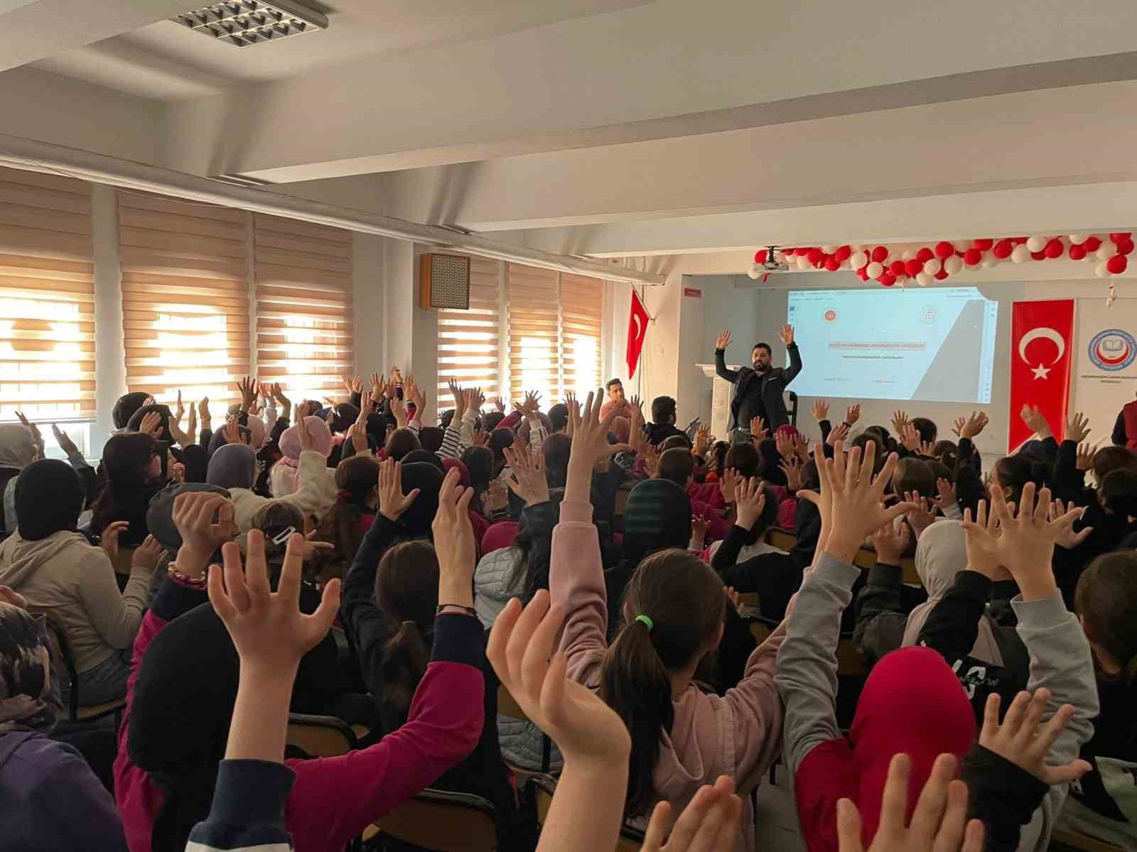 Abdurrahman Sarar İmam Hatip Ortaokulunda anlamlı seminer