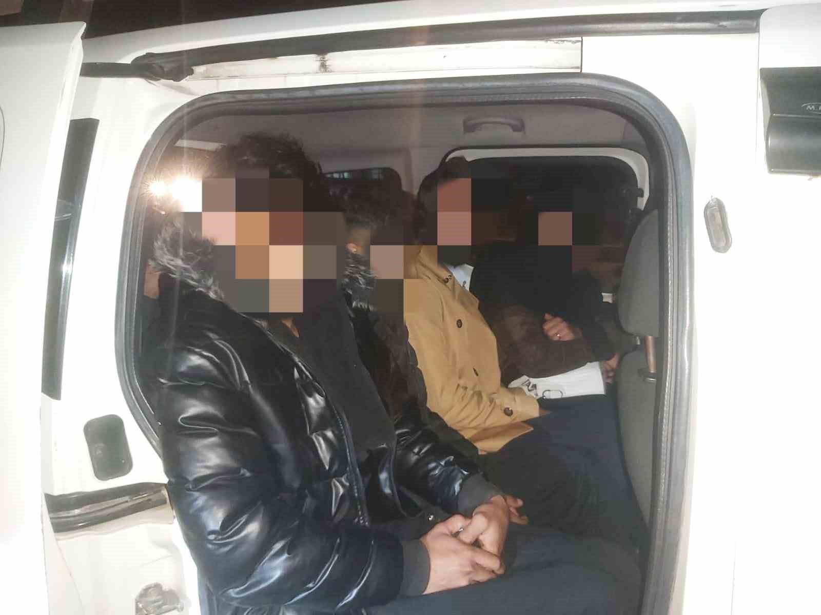 Afyonkarahisar'da 7 düzensiz göçmen yakalandı