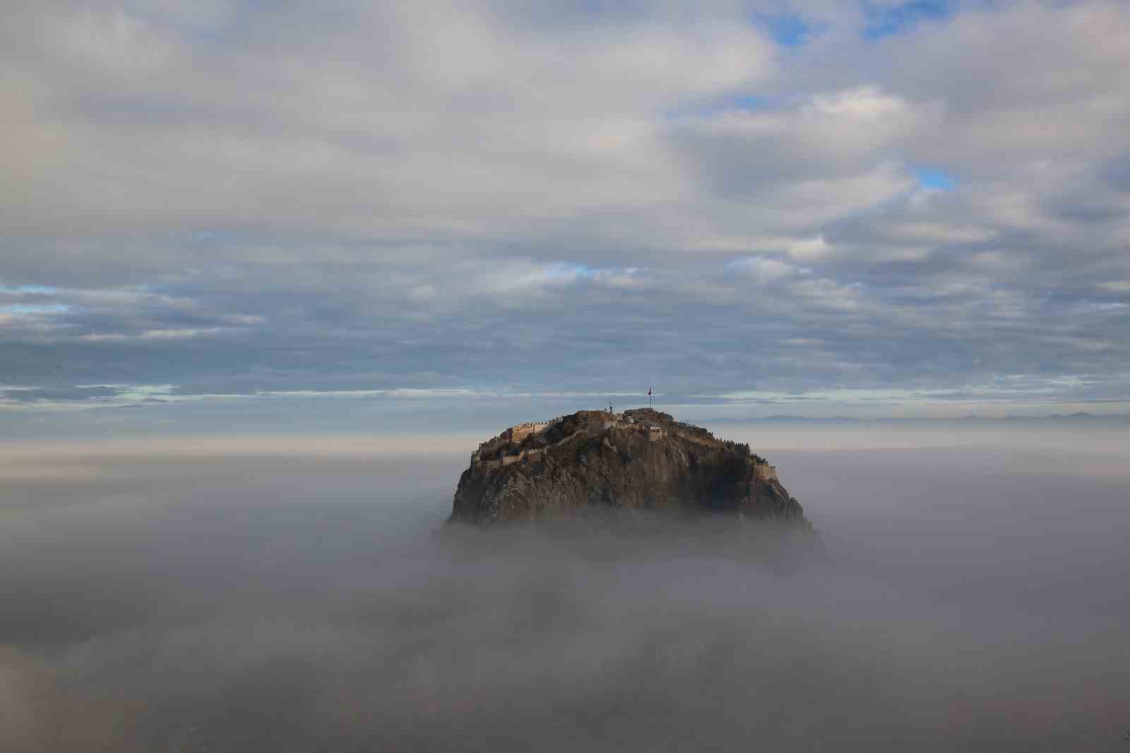 Afyonkarahisarın sis altındaki görüntüsü mest etti