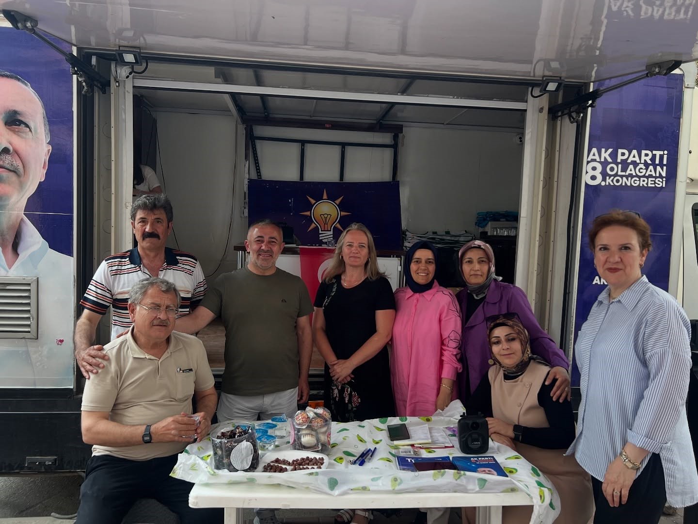 AK Parti Bilecikte üyelik standına yoğun ilgi