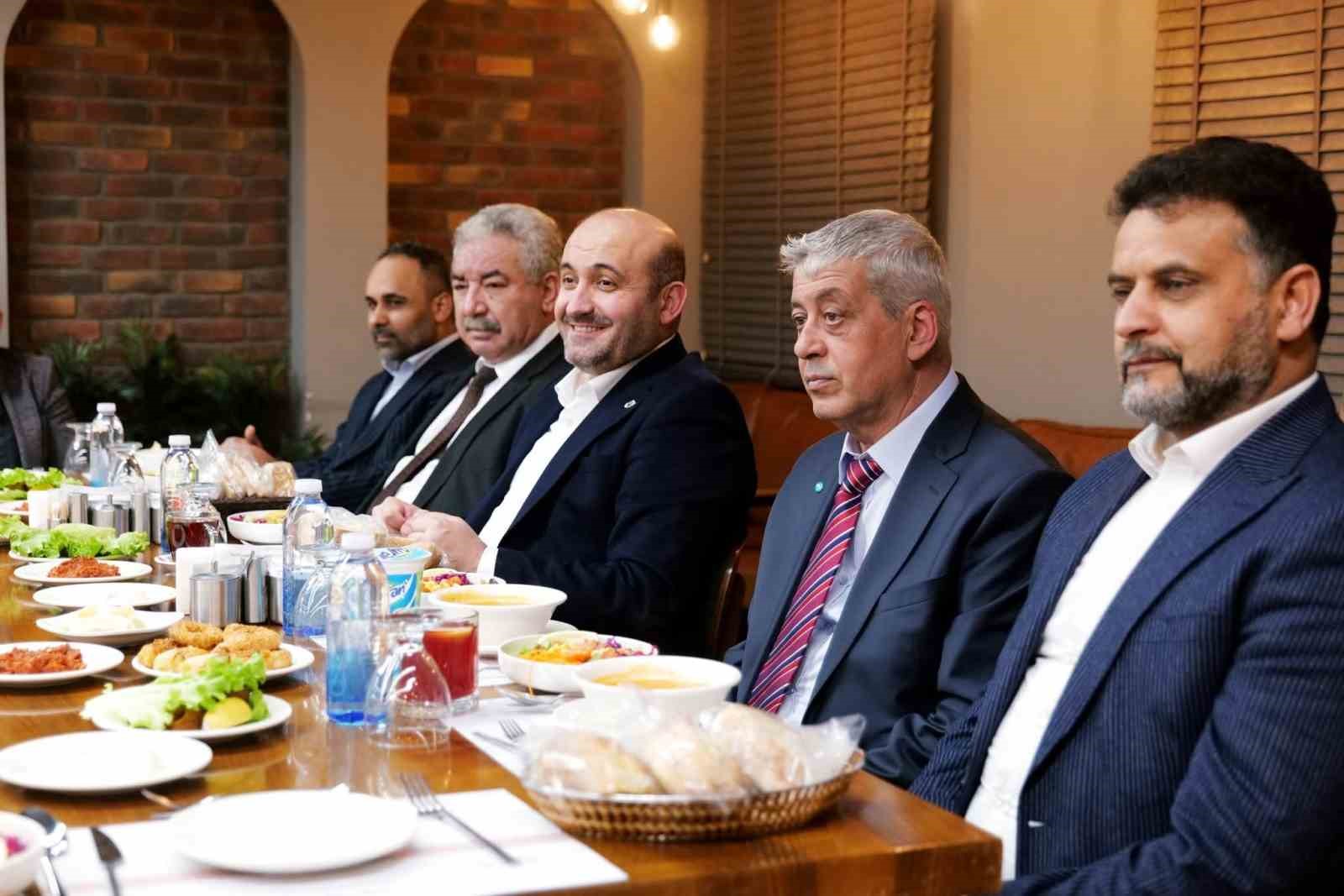 AK Parti Eskişehir İl Başkanı Albayraktan Demirspora moral yemeği