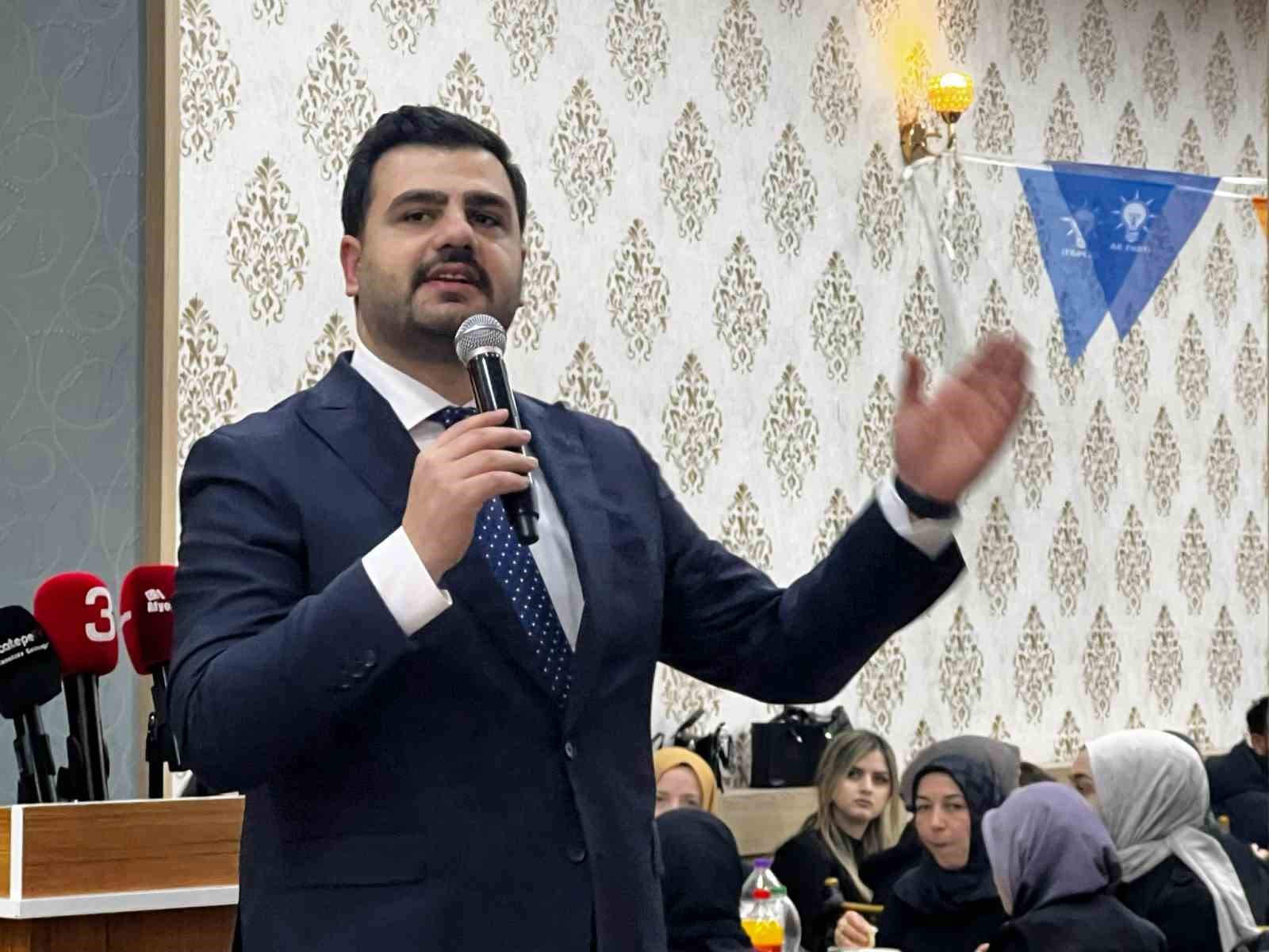 CHP, yerel yönetimden bir gram anlamaz, 25 senedir İzmir'i geriye götürdüler