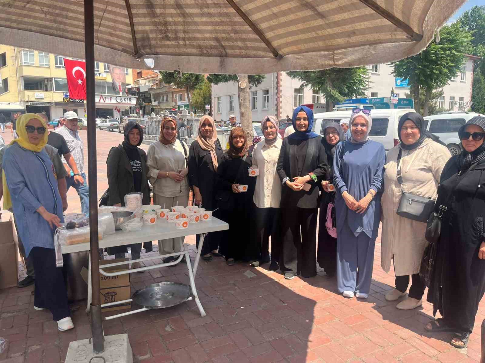 AK Parti Tavşanlı İlçe Teşkilatından aşure ikramı