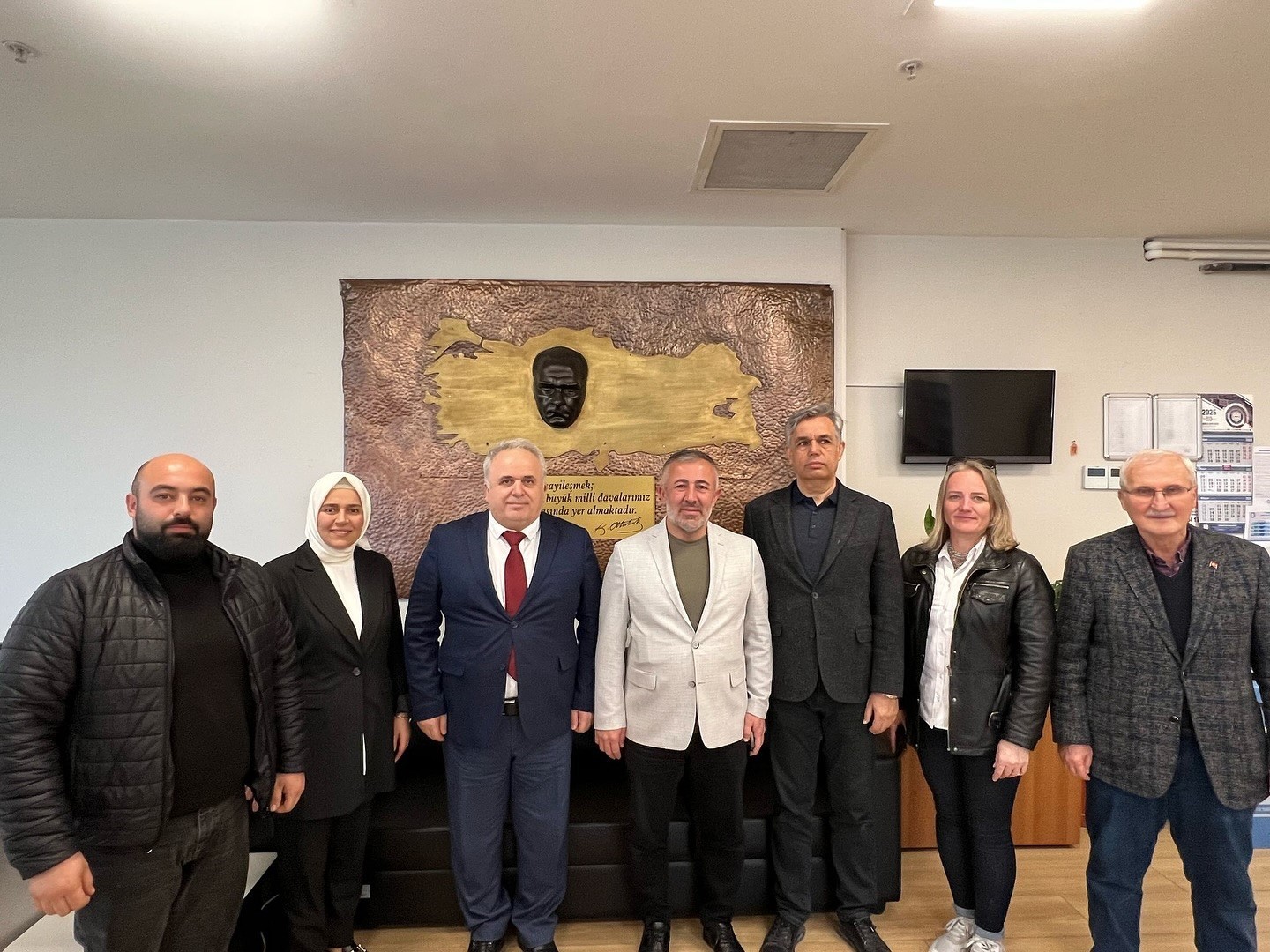 AK Partiden kurumsal ziyaretler