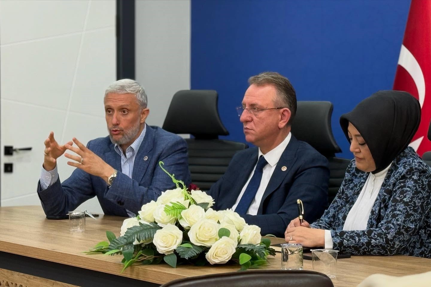 Hedeflerimiz doğrultusunda durmadan, yorulmadan çalışmaya devam edeceğiz