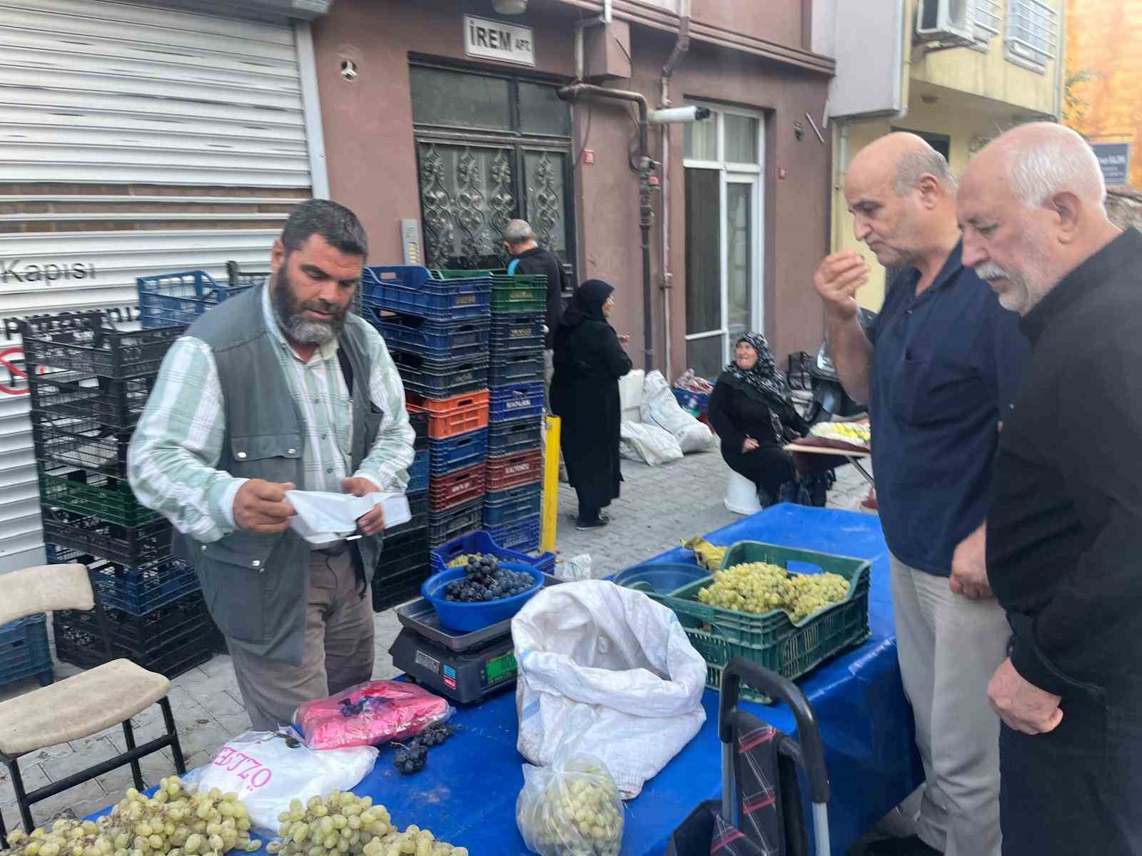 Alaşehir'in üzümleri Tavşanlı semt pazarında