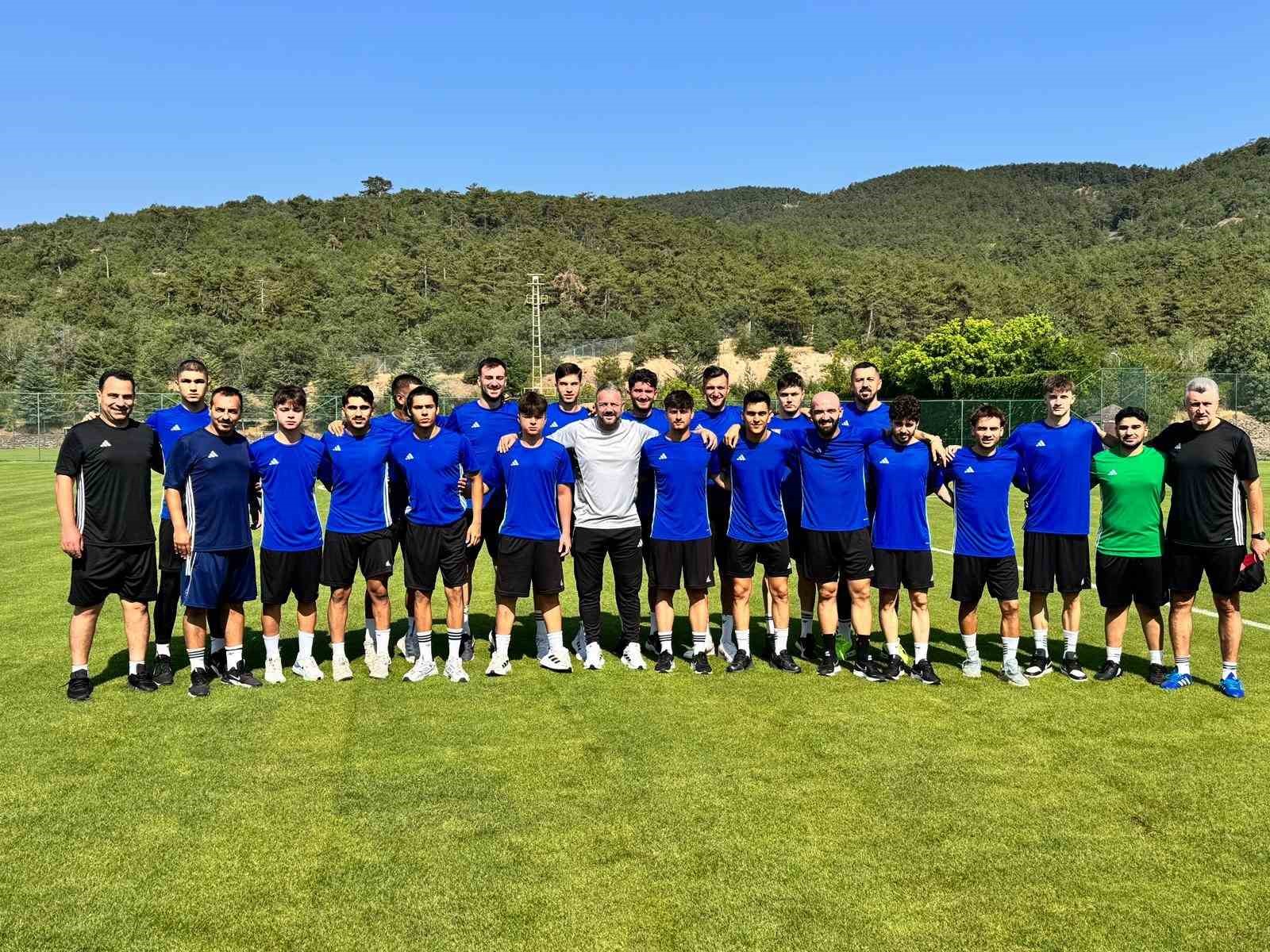Anadolu Üniversitesi futbol takımı Kızılcahamamda kampa girdi