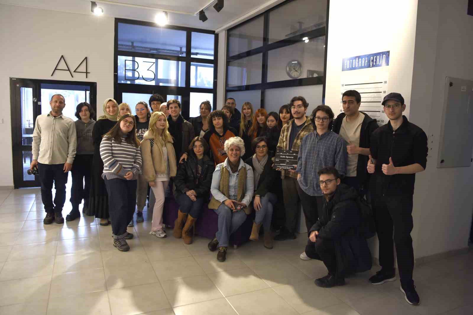 Anadolu Üniversitesi GSF Grafik Sanatlar Bölümü öğrencilerinden sergi