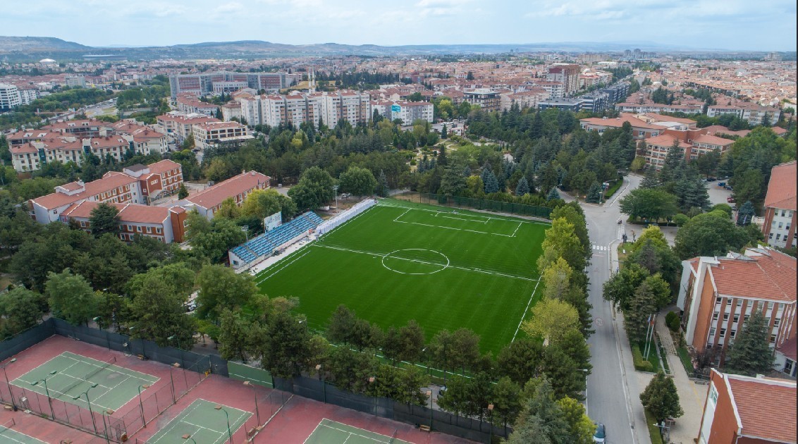 Anadolu Üniversitesi öğrencilerine güçlü bir kampüs yaşamı sunuyor