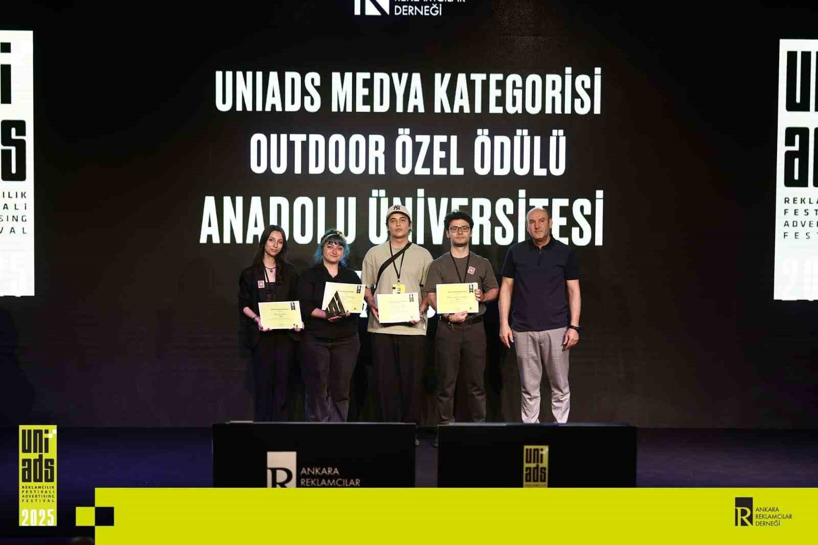Anadolu Üniversitesi öğrencilerine UNIADS 2025ten ödül