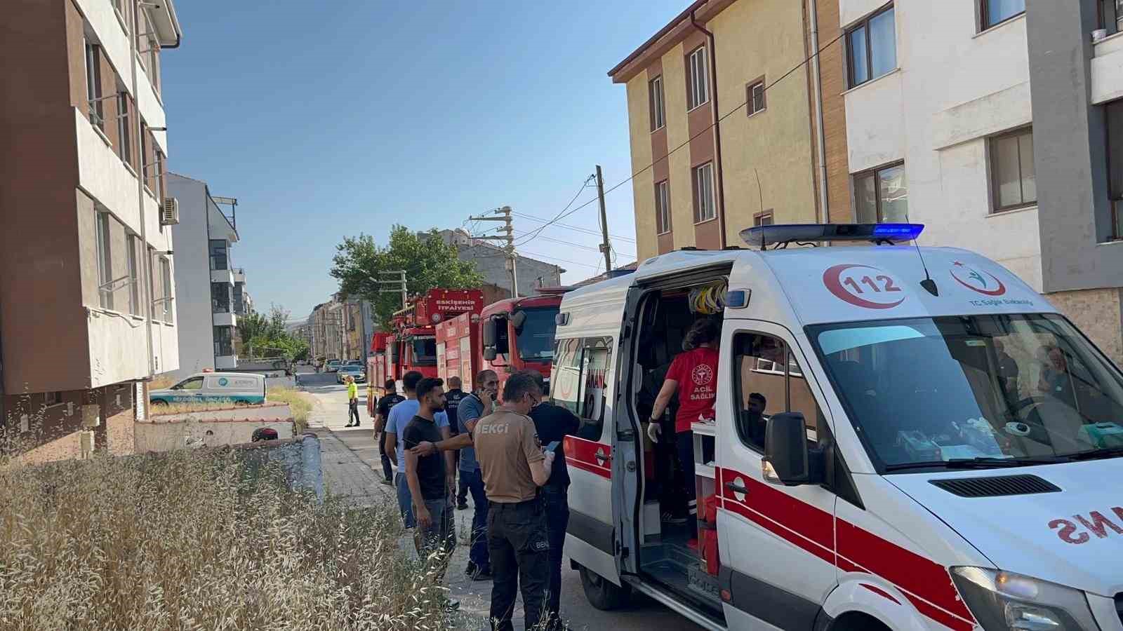 Evinde çıkan yangında dumandan zehirlenen56 yaşındaki adam öldü