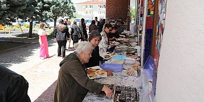 Aşçılık ve Pastacılık Atölyesi kursiyerleri lezzet neymiş gösterdi