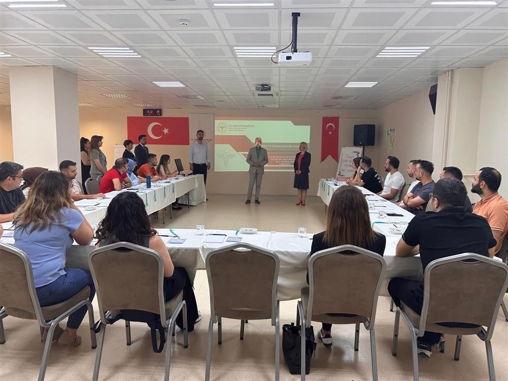 ASHEP Eğitim Becerileri Eğitimi Eskişehirde başladı