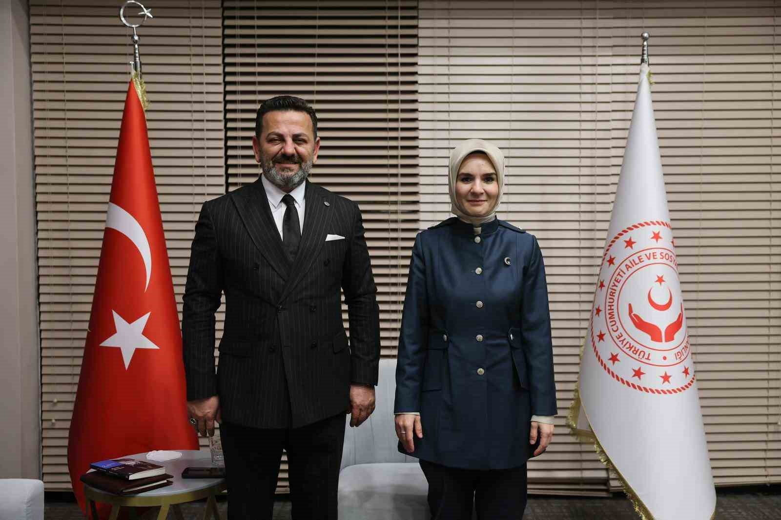 Bakan Göktaşa kurum çalışmaları hakkında bilgi verdi