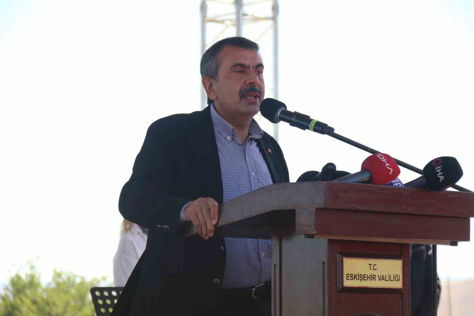 Bakan Tekin: Milli ve yerli bir müfredat sistemi oluşturduk