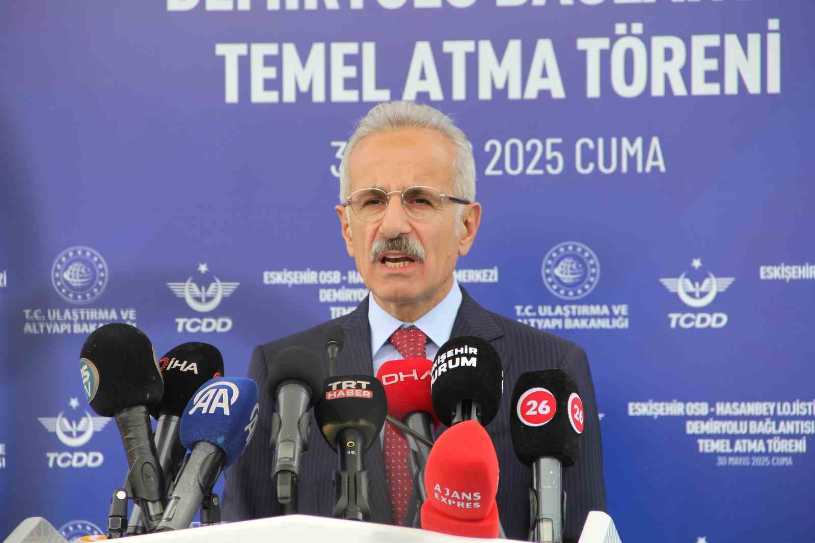 Bakan Uraloğlu, Eskişehir'de Temel Atma Törenine katıldı