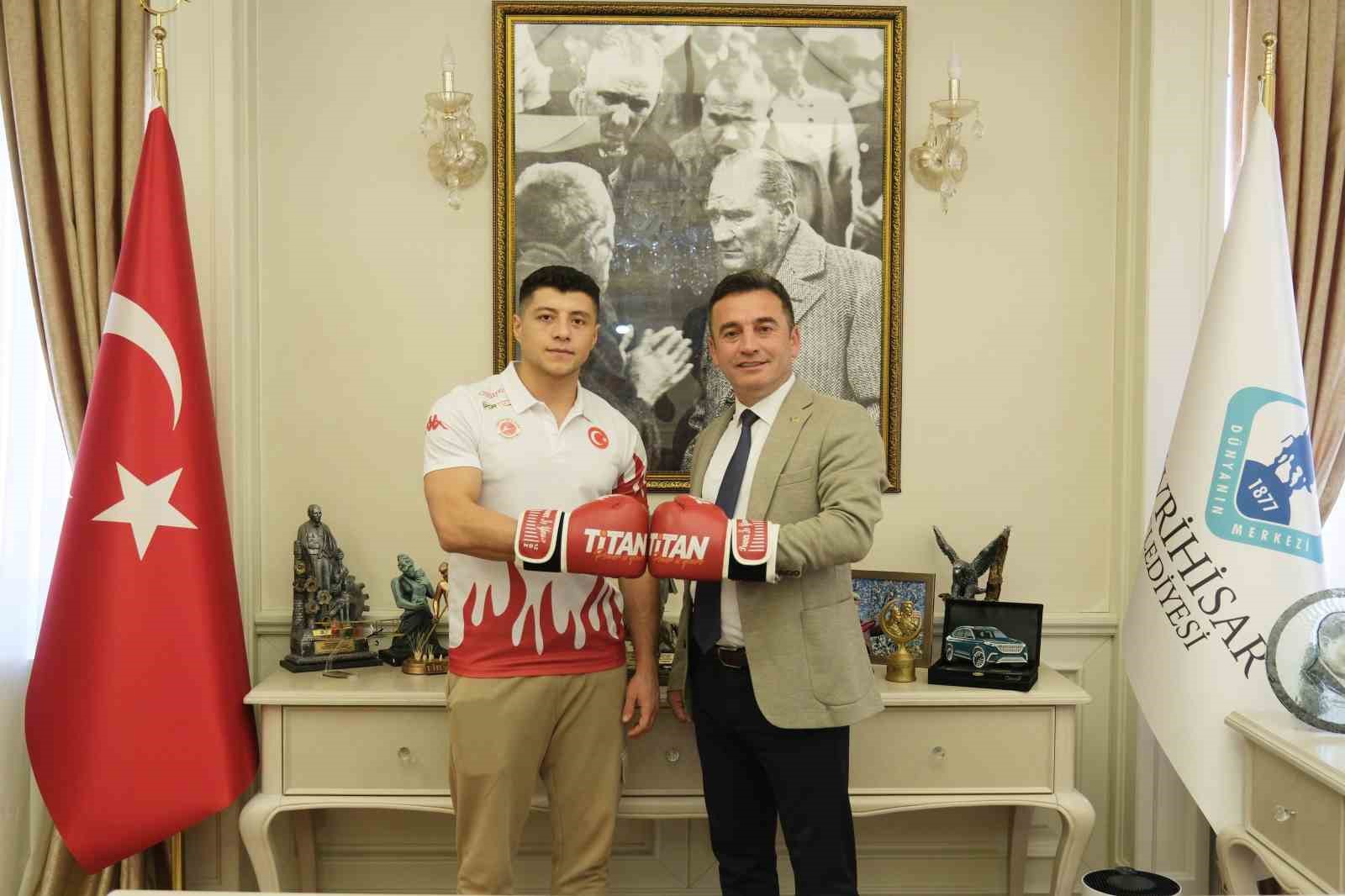 Başkan Dökmeci, Milli sporcumuz Doğan Kılıç bizi gururlandırdı