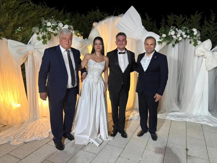 Başkan Aykut Dilsiz, vatandaşların mutlu günlerinde yanlarında oldu