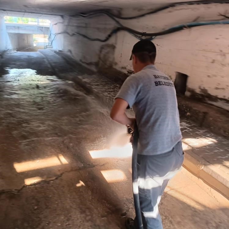 Bayırköyden alt geçit temizlendi