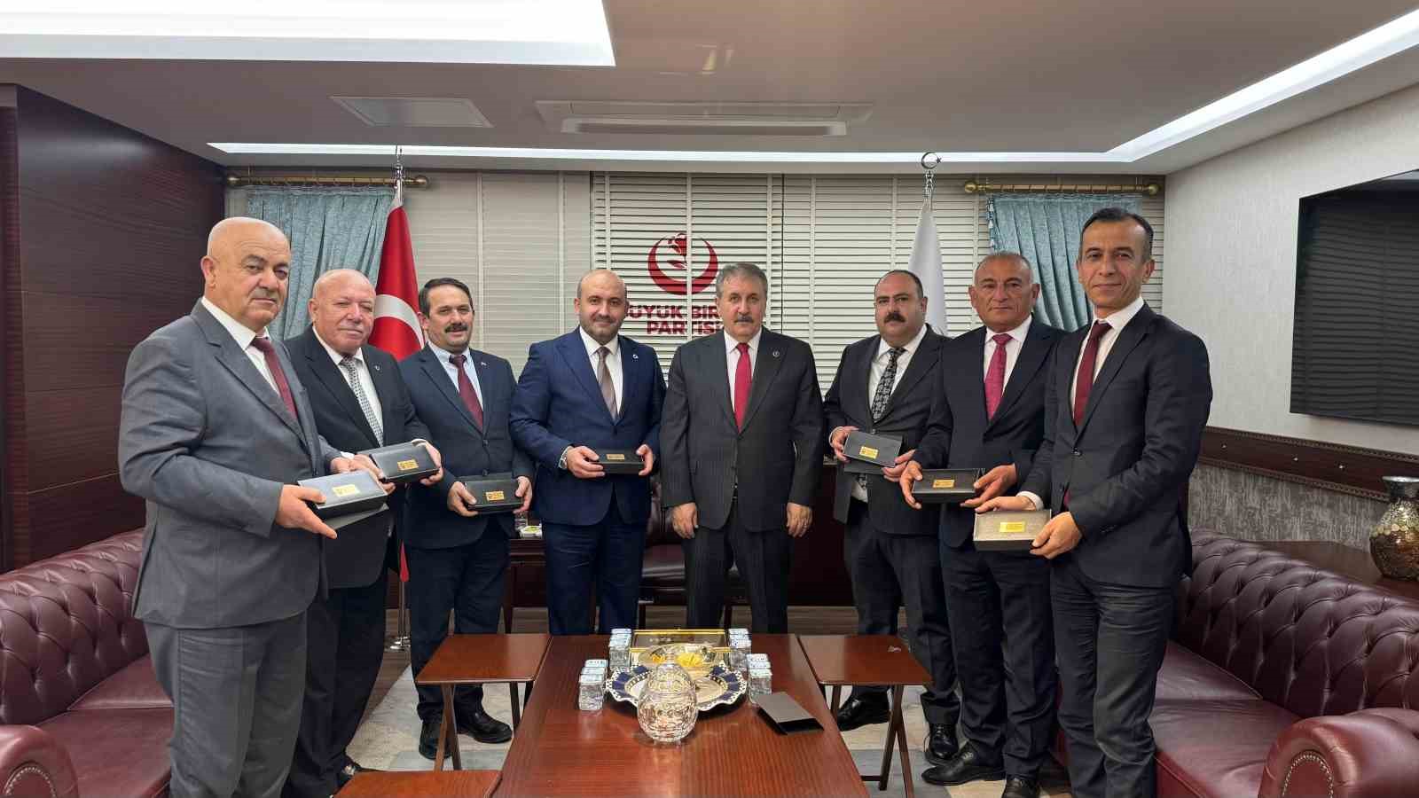 AK Parti Eskişehir İl Başkanı Albayrak, BBP lideri Destici'yi ziyaret etti