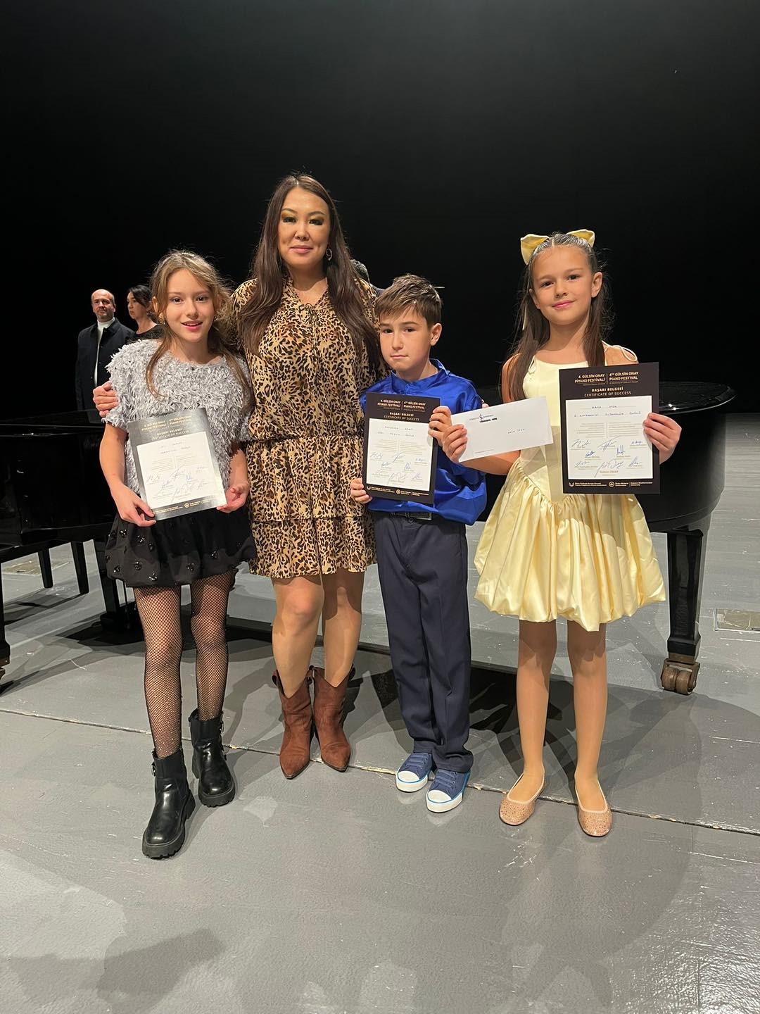 Bilecikli öğrenciler Kıbrıstaki piyano festivalinden ödülle döndü