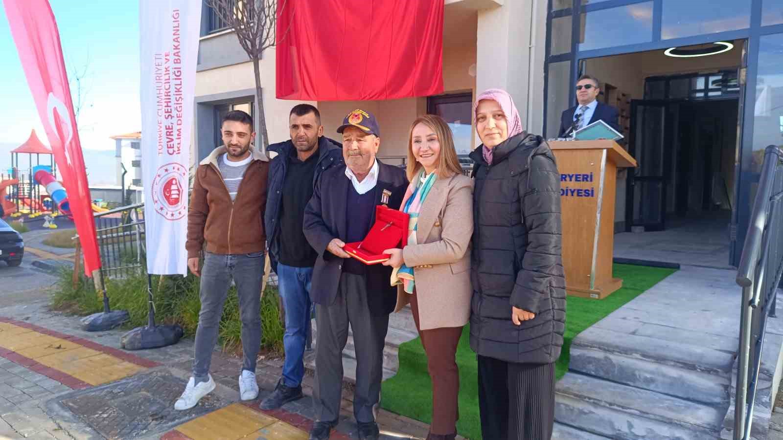 Bilecikte 105 TOKİ hak sahiplerine teslim edildi