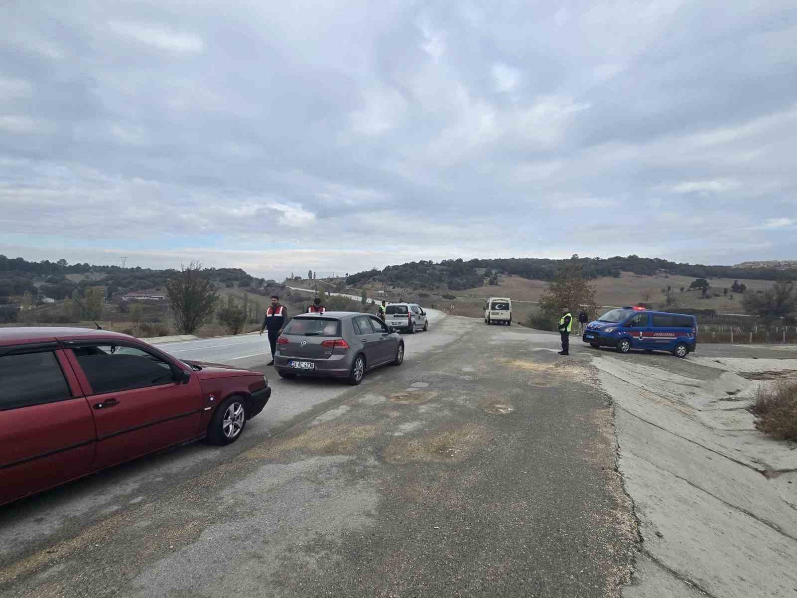 Bilecikte 115 jandarma personelinin katılımı ile 18 noktada Huzur ve Güven uygulaması