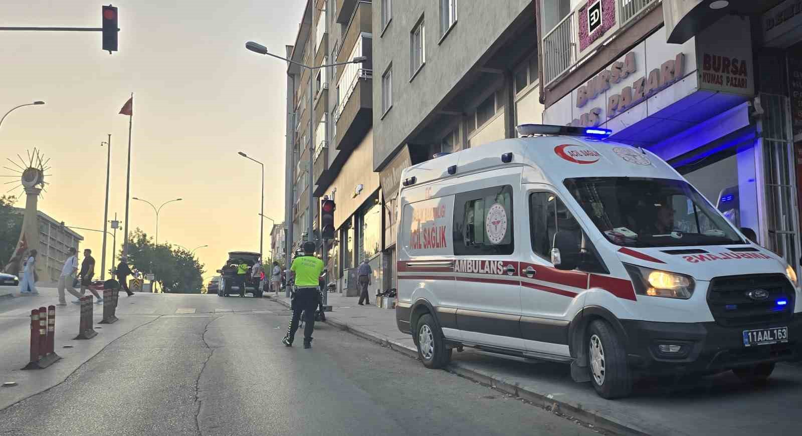 Bilecikte 2 motorlu bisiklet çarpıştı, 1 yaralı
