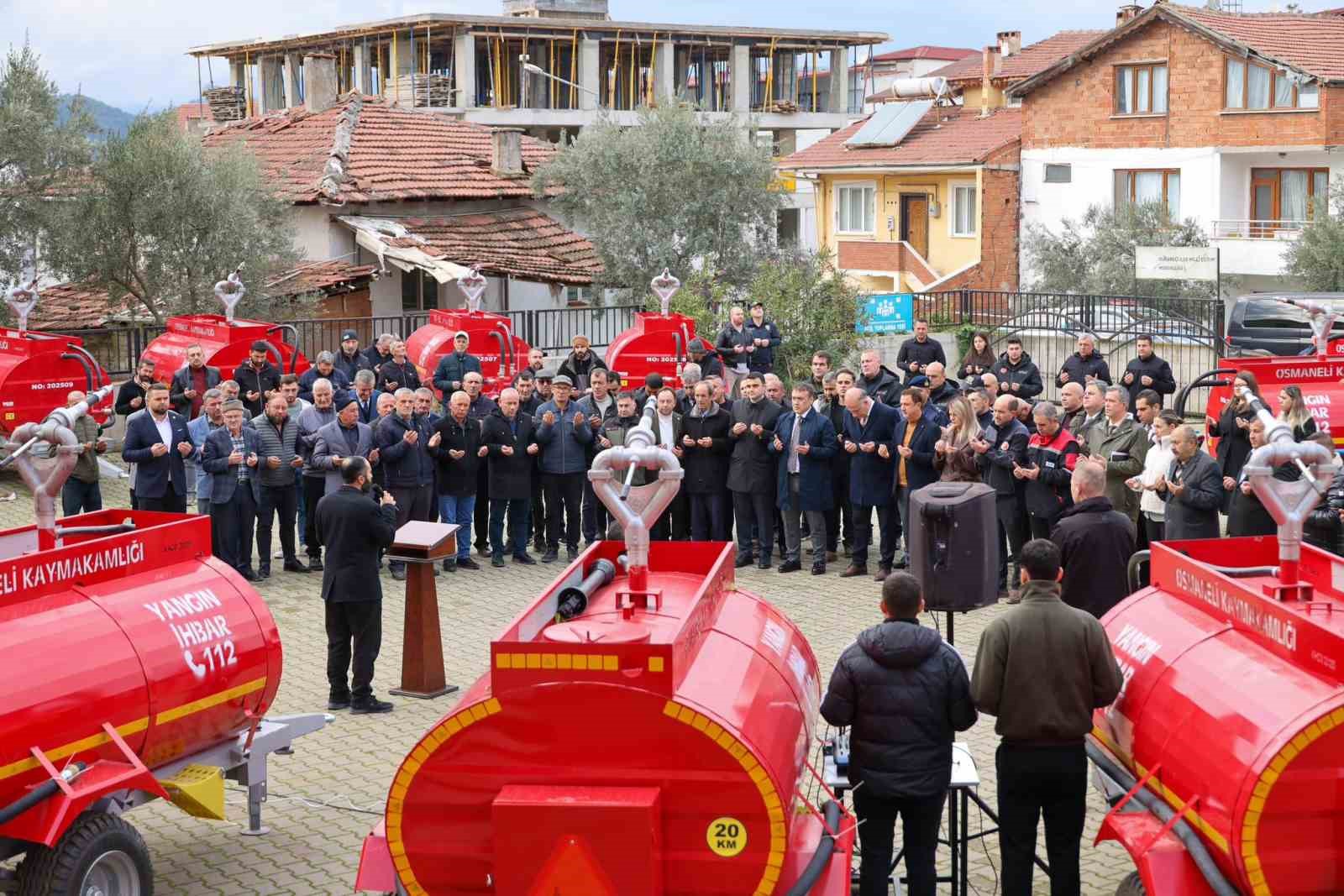 Bilecikte 20 yeni yangın söndürme tankeri köylere teslim edildi
