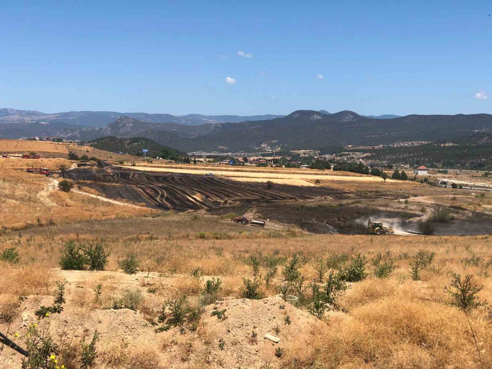 Bilecikte anız yangını helikopter desteği ile söndürüldü