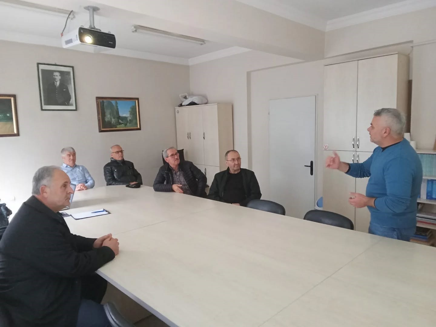 Bilecik'te arı yetiştiricilerine eğitim verildi