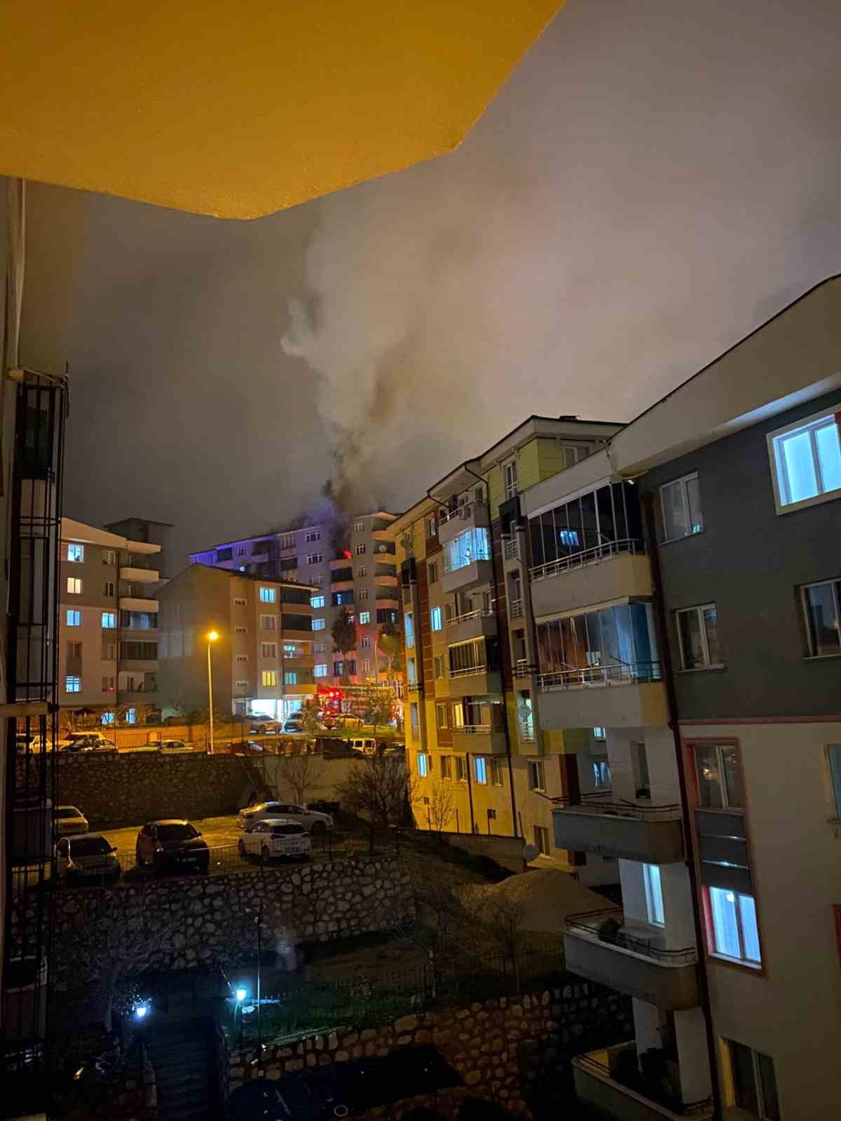 Bilecikte binanın 6. katında yangın çıktı