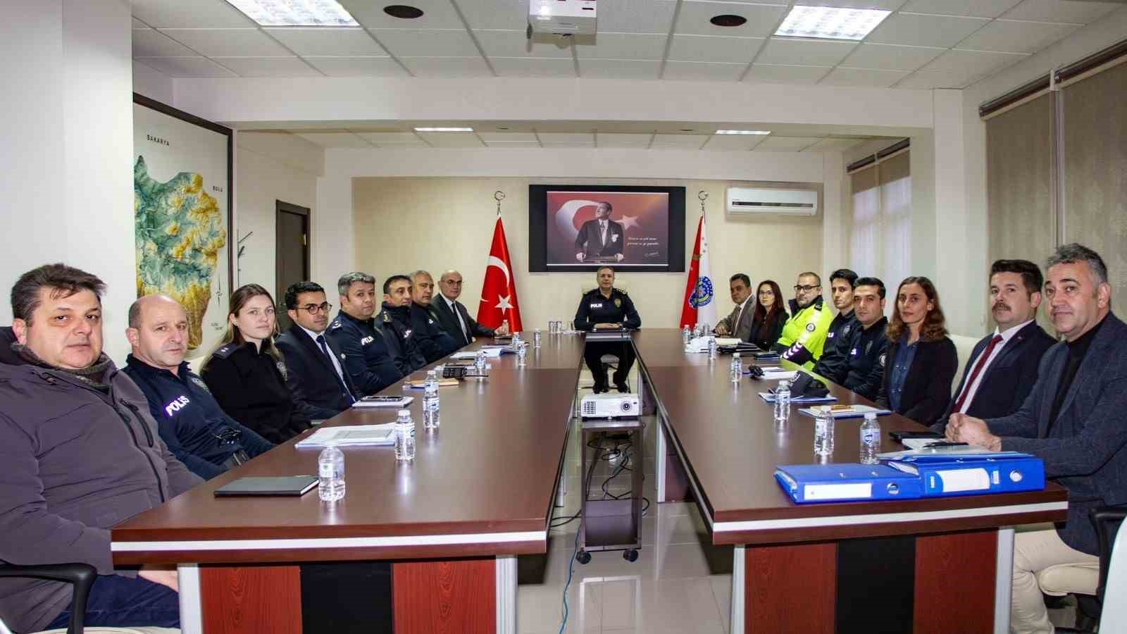 Bilecik'te bu gece alınacak tedbirler değerlendirildi
