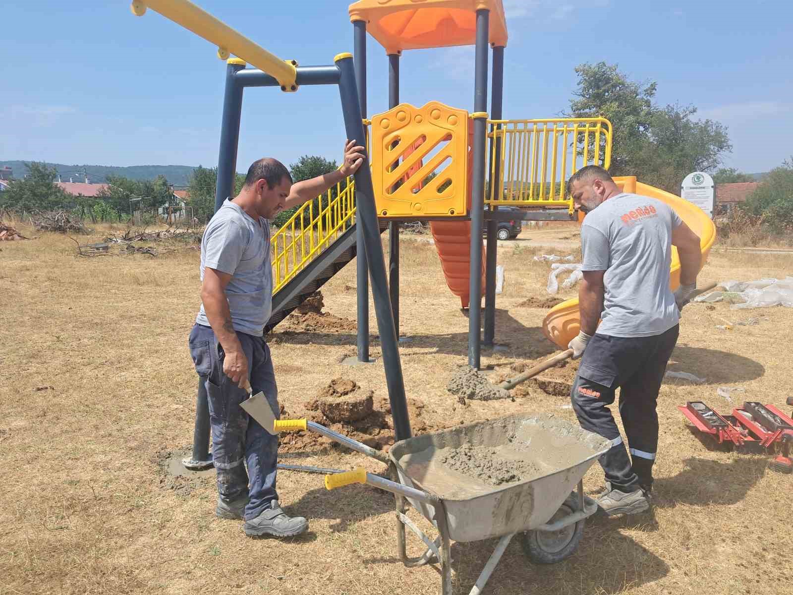 Bilecik'te çocuklar için 14 köye yeni oyun parkı