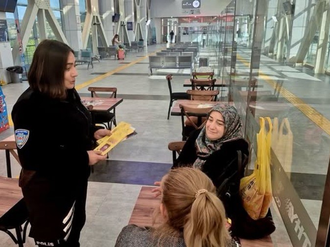 Bilecik'te dolandırıcılık ve düzensiz göçe karşı uyarı