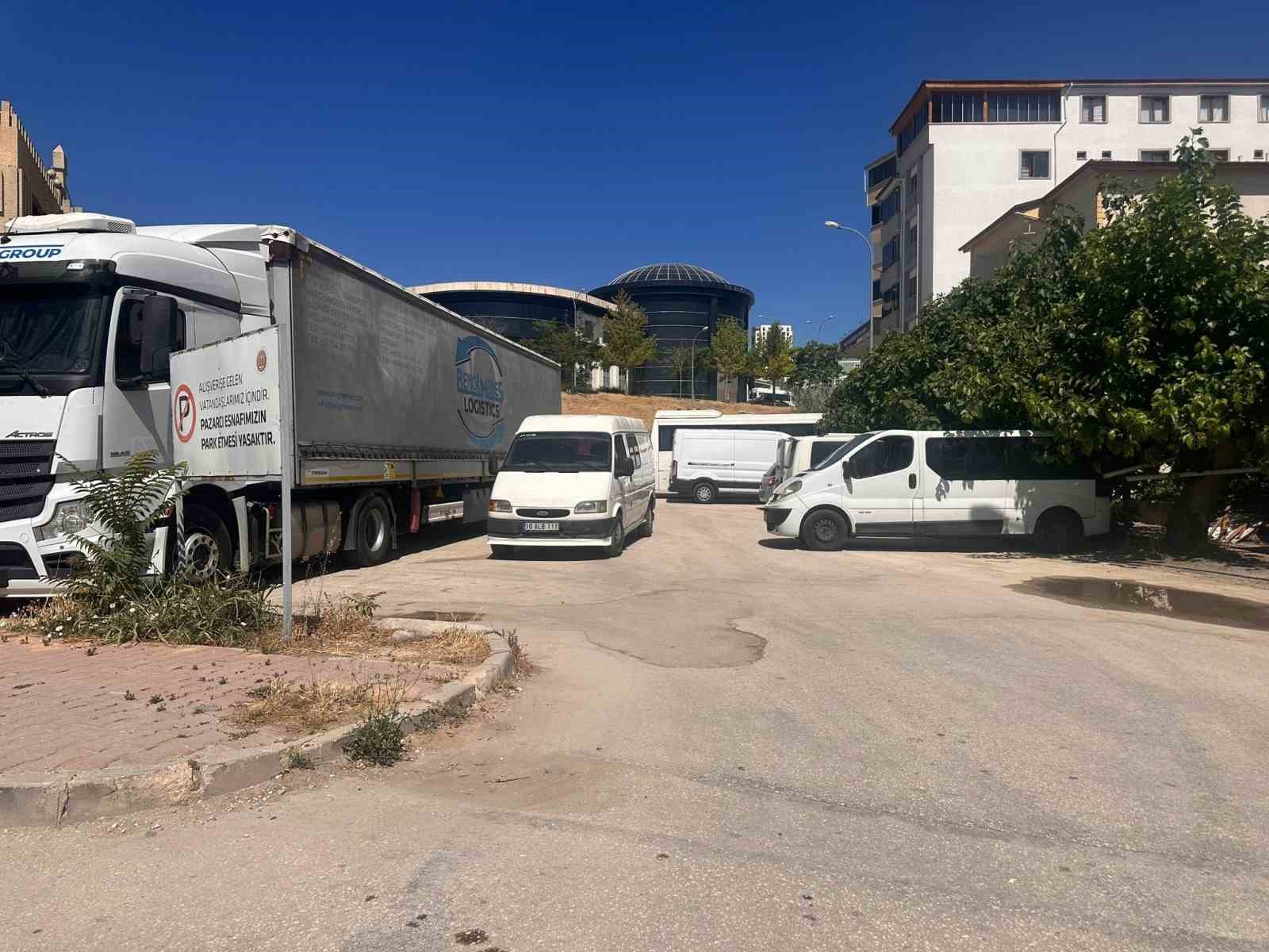 Bilecikte duyarsız sürücüler çileden çıkarıyor
