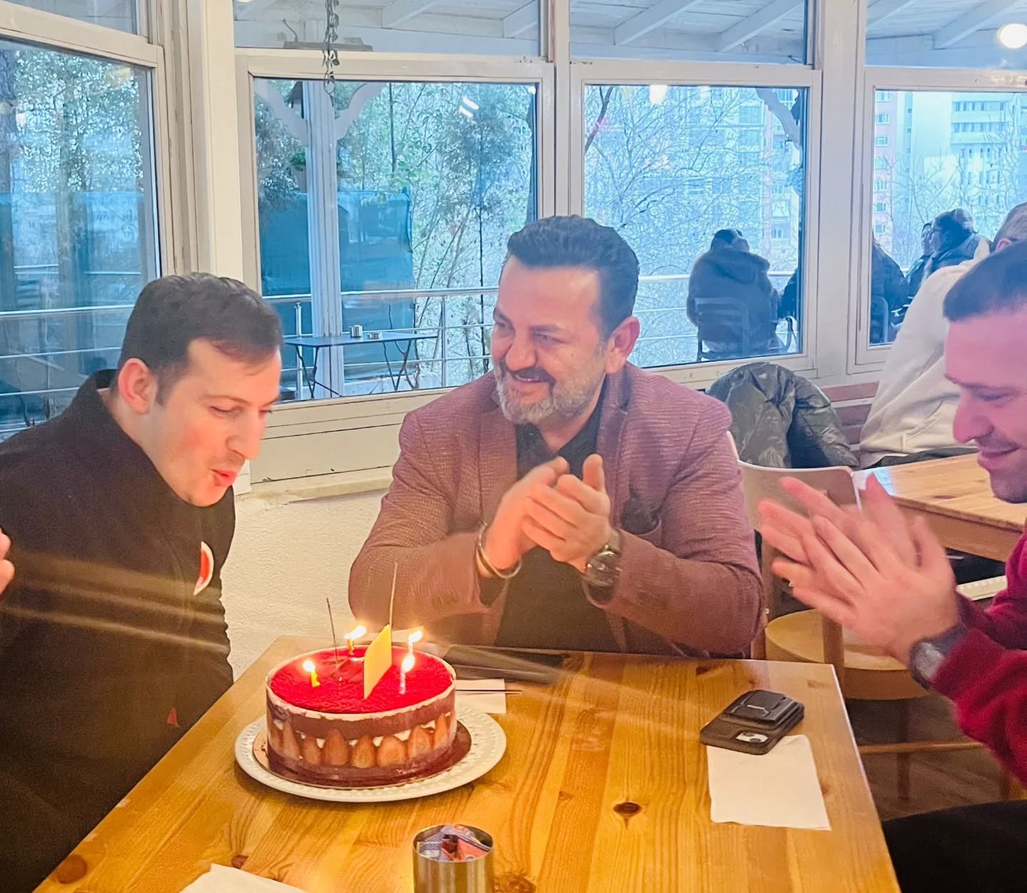 Bilecikte engelli bireylere doğum günü sürprizi