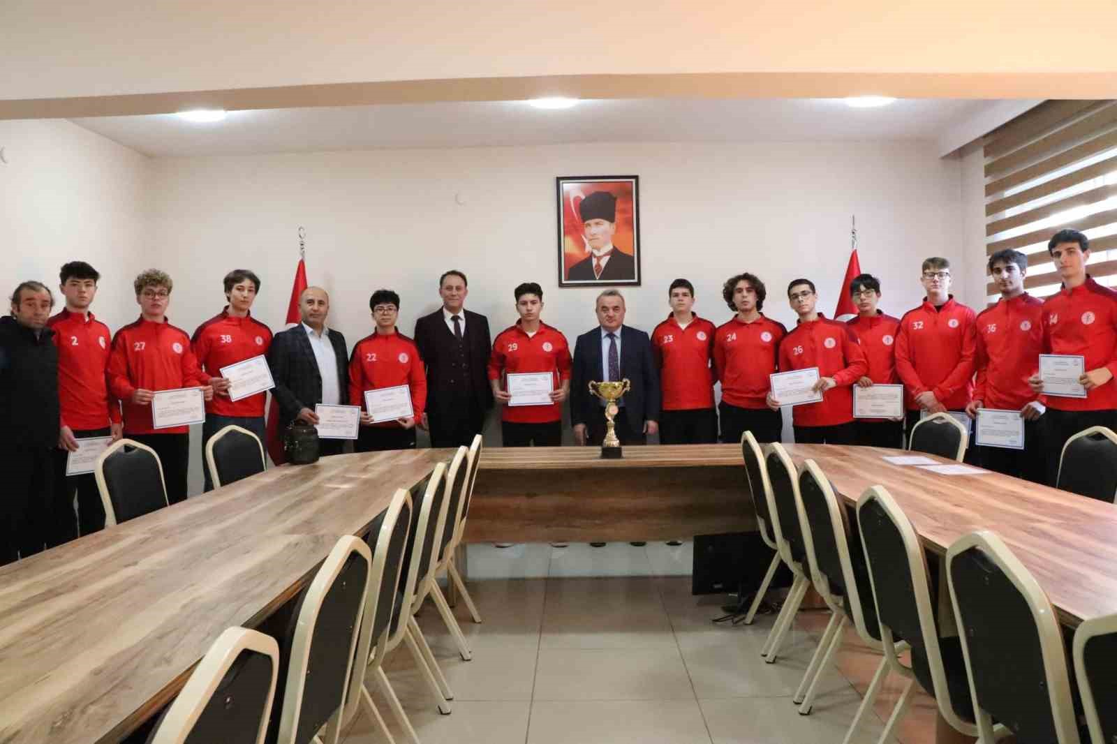 Bilecikte genç basketbolculardan il birinciliği