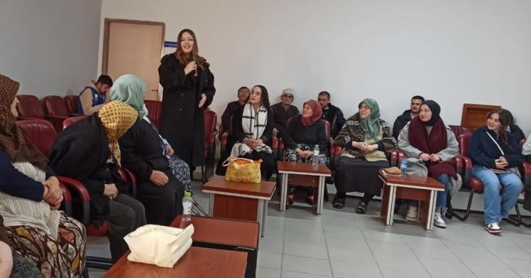 Bilecikte gençler huzurevi sakinleriyle buluştu