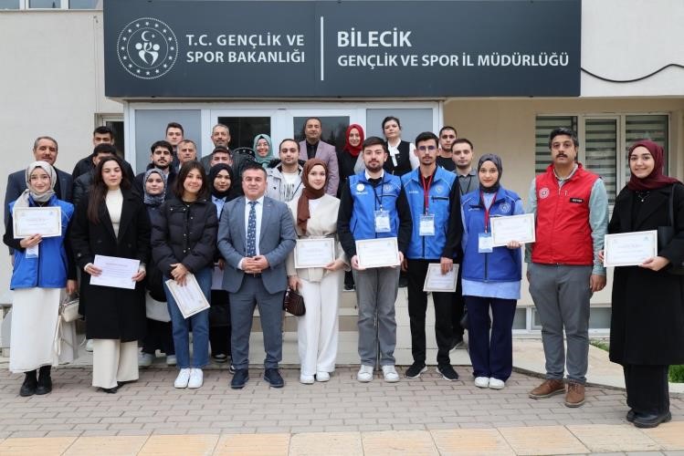Bilecikte gönüllü gençlere teşekkür belgeleri takdim edildi