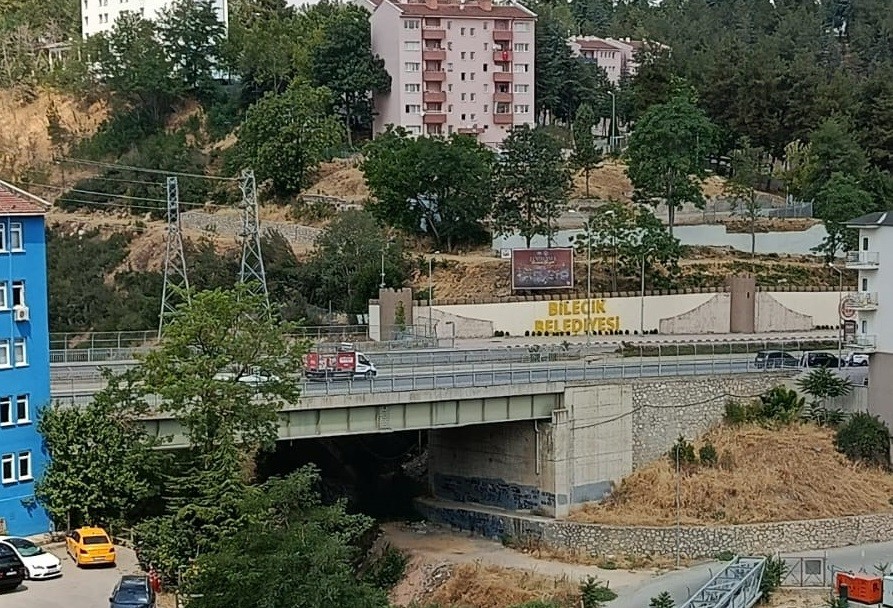 Bilecikte Hamsu Köprüsü yıkılıyor