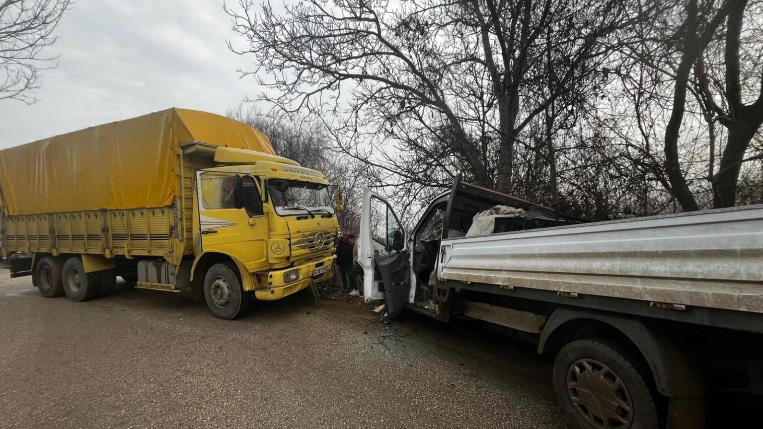 Bilecikte ıslak yol kazaya neden oldu: 4 yaralı
