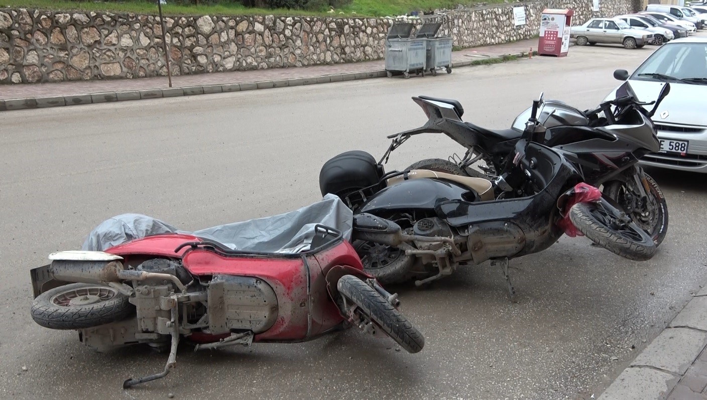 Bilecikte kuvvetli rüzgâr hayatı olumsuz etkiledi