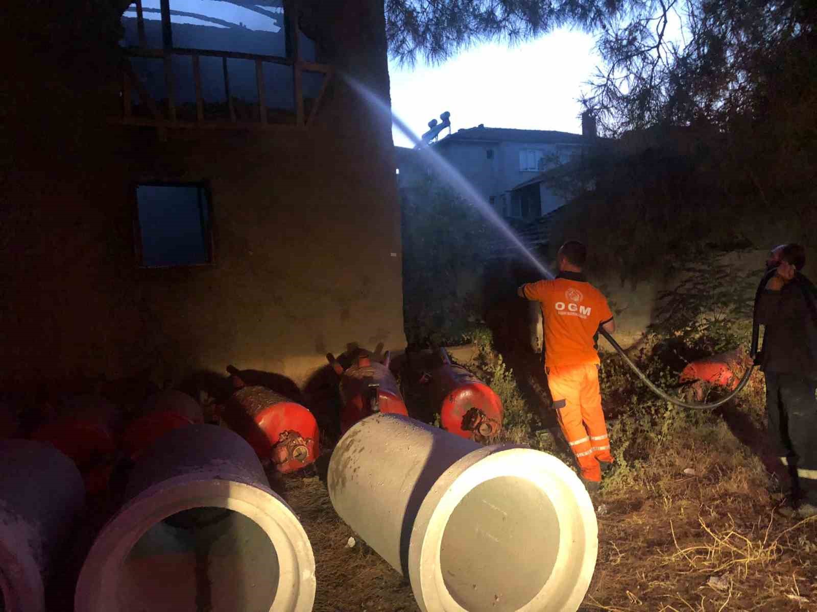 Bilecik'te metruk evde çıkan yangın korkuttu