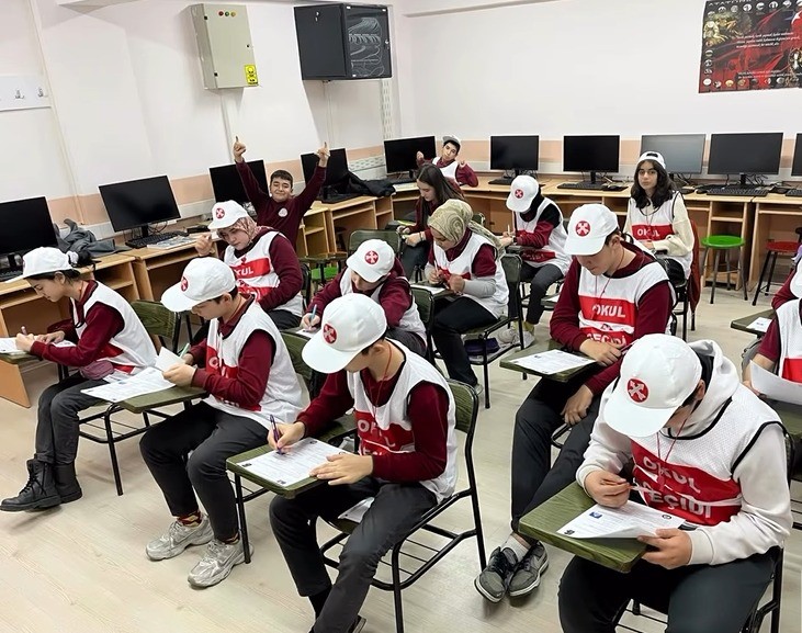 Bilecikte öğrencilere okul geçidi görevlisi eğitimi